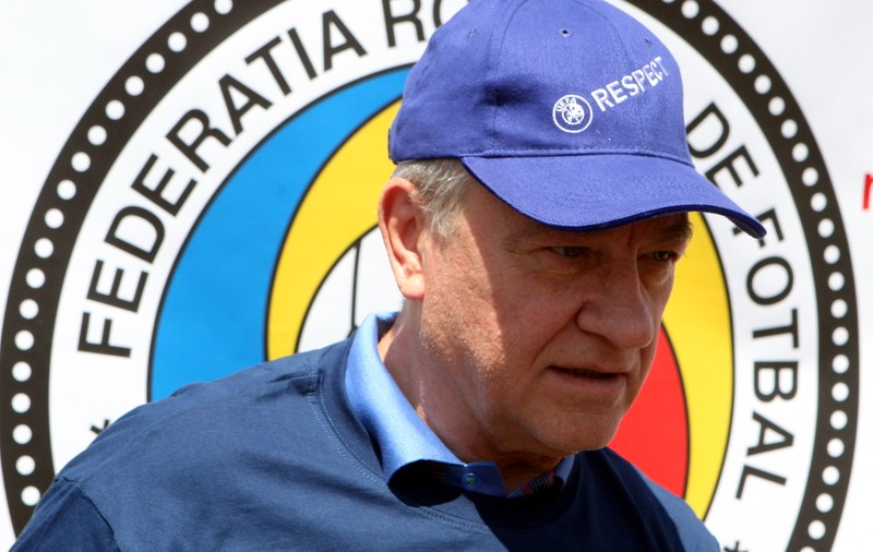 Lovitură pentru Mircea Sandu. FRF se va constitui parte civilă în dosarul în care acesta e pus sub urmărire penală de DIICOT