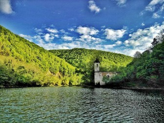 Lacul Cinciș, sursa mai multor legende