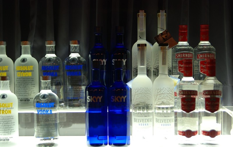 Letonia și Estonia se întrec care să ieftinească mai mult alcoolul, pentru a atrage mai mulți turiști