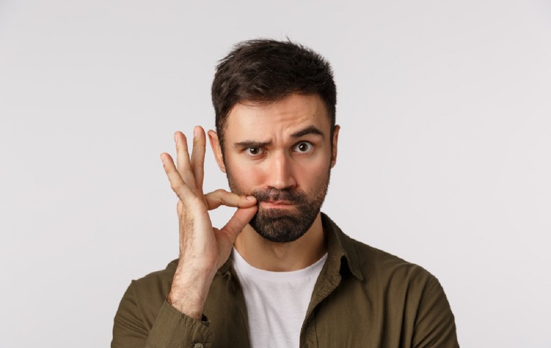 Ce înseamnă expresia „Dacă tăceai, filosof rămâneai”? - sens și origine