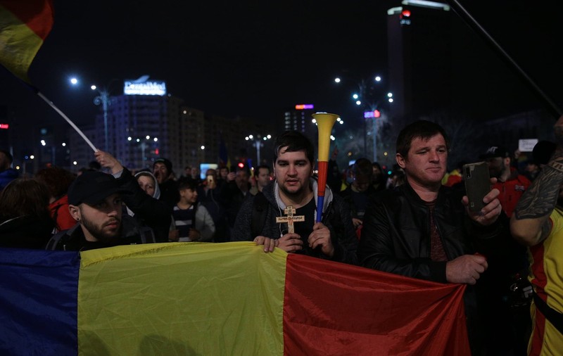 A patra zi de proteste față de restricții. Manifestații restrânse în București și câteva orașe din țară