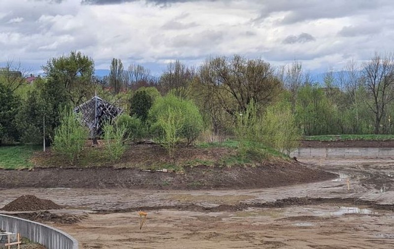 Primăria Sfântu Gheorghe cumpără o insulă aflată în mijlocul unui lac din oraș. La ce sumă s-a înțeles cu proprietarii