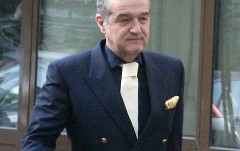 Becali, oprit de poliţie pe aeroportul Otopeni! Omul de afaceri a vrut să fugă din ţară de teama sentinţei de azi!