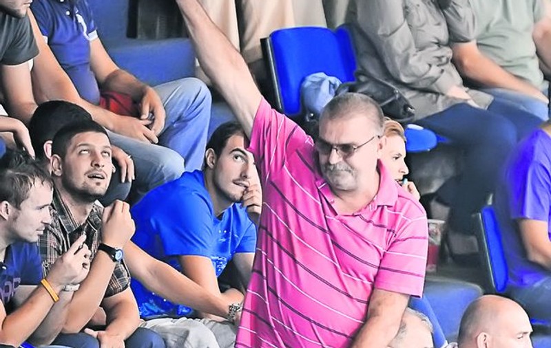 Prezent la HCM Constanţa - Veszprem, Petre, tatăl lui Marian Cozma, a trăit jocul la intensitate maximă: «Meciul m-a răscolit»