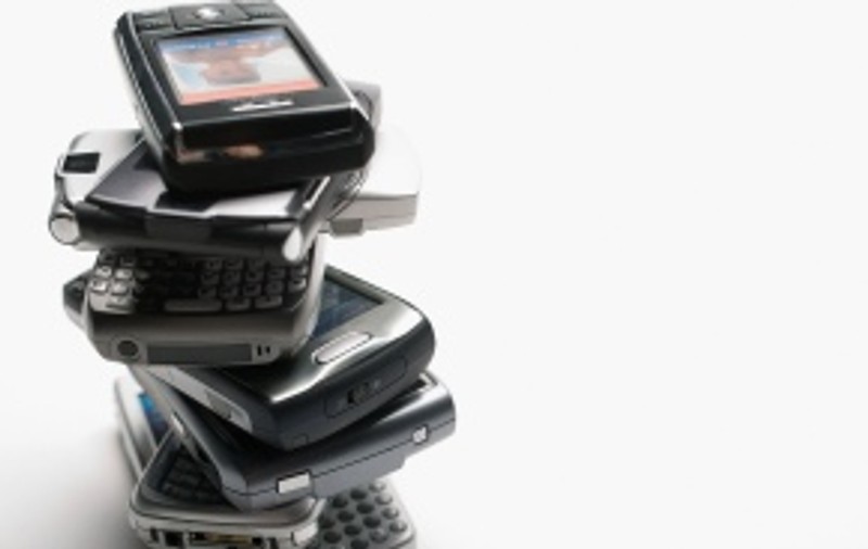 Telefoane mobile, introduse în închisoare cu zmeul