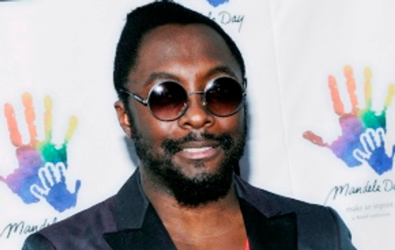 Will.I.Am cumpără case pentru toată familia