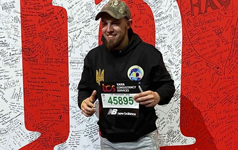 Un soldat ucrainean care și-a pierdut piciorul pe frontul ucrainean, în cursă la maratonul din Londra. „Amputarea nu e o sentință”