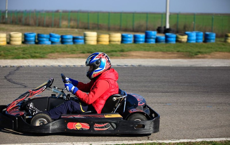 Alina Dumitru este campioană şi la...karting