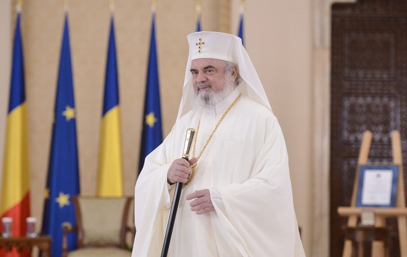 Patriarhul Daniel, propunere fără precedent: Să se amâne Sfânta Împărtășanie, dar să se permită participarea credincioșilor la slujbe
