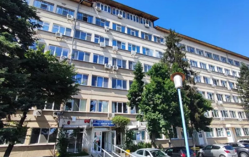 Andrei a așteptat șase ore la camera de gardă din Târgu Jiu și a murit fără să fie operat. Dosarul morții sale stă blocat de 15 luni