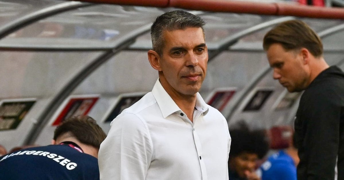 Nuno Campos în cămașă albă, pe terenul de fotbal.