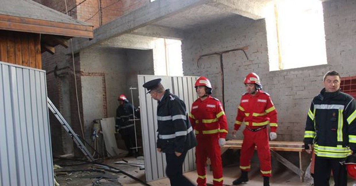 Autorizațiile de securitate la incendiu sunt obligatorii de o lună. Instituțiile și firmele care funcționează fără a avea autorizație de securitate la incendiu sunt riscă amenzi între 20.000 şi 50.000 de lei.