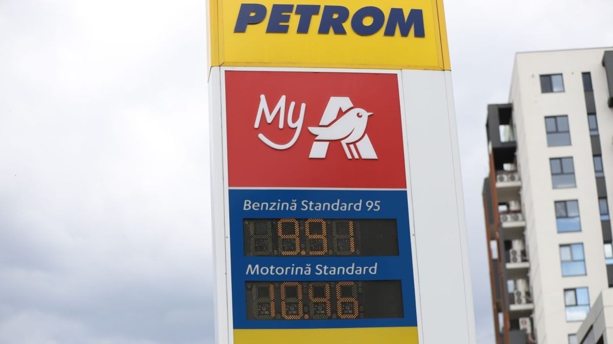 O stație Petrom care are afișate prețurile la benzină și motorină. Foto: Libertatea/ Dumitru Angelescu