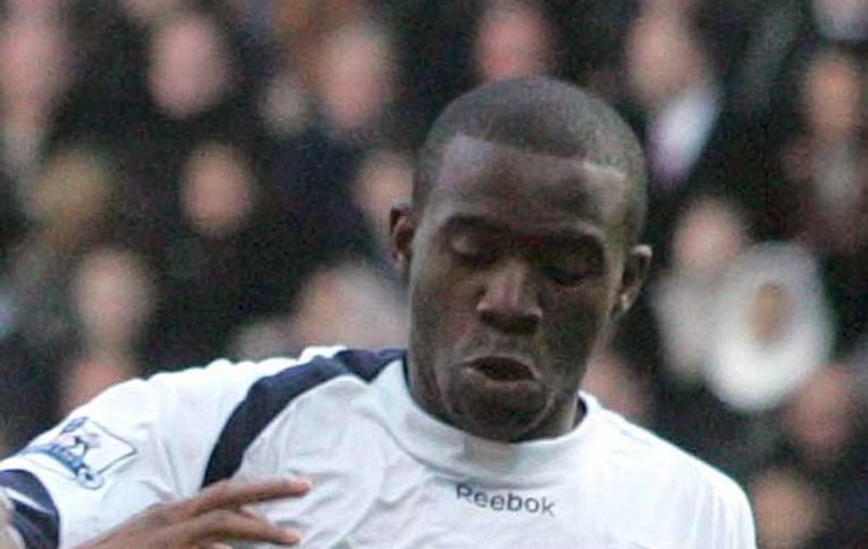 Inima lui Fabrice Muamba bate fără ajutorul aparatelor
