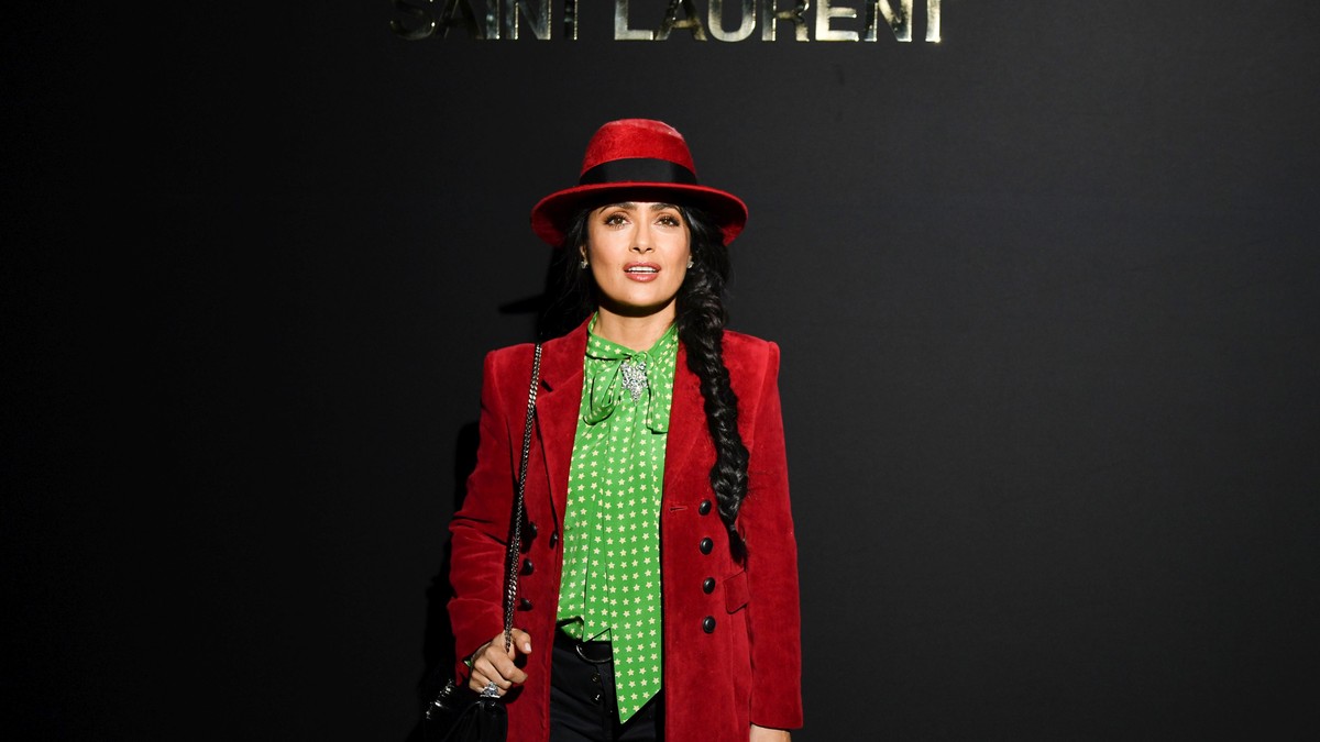 Salma Hayek, cu pantalonii desfăcuți la un eveniment moden. A pățit-o când se aștepta mai puțin | FOTO