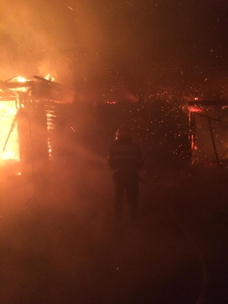 Intervenția pompierilor la casa din localitatea vasluiană Docani.
