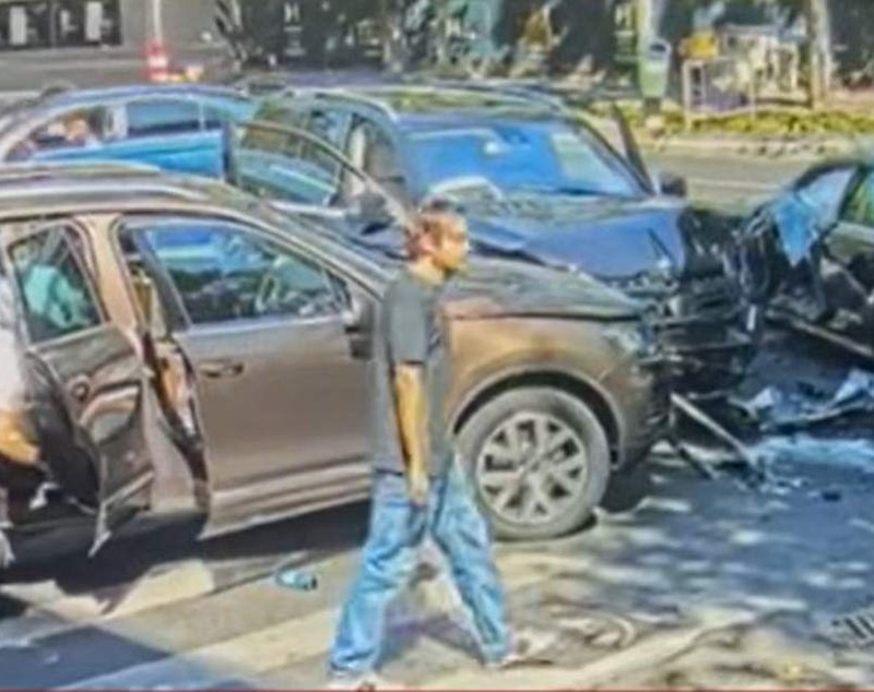 Imagini cu Toto Dumitrescu fugind de la locul accidentului. Fiul lui Ilie Dumitrescu a fost căutat de Poliție