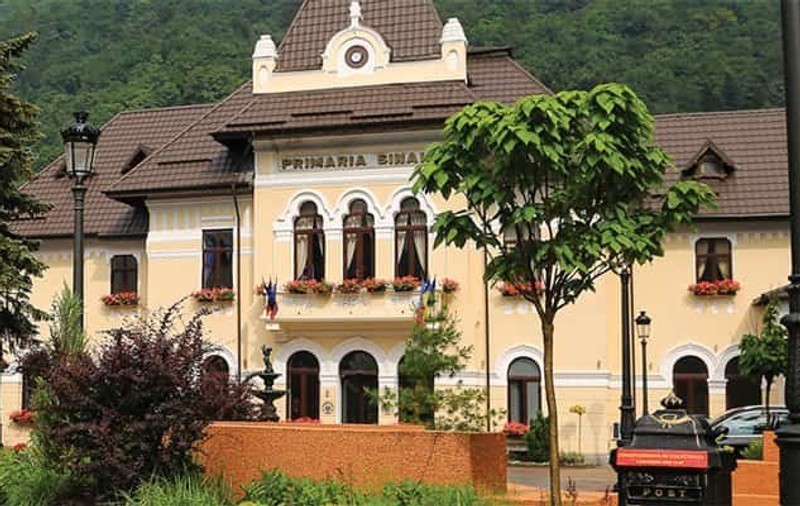 Un fals arhitect, condamnat definitiv la 2 ani și jumătate de închisoare, după ce a semnat și parafat zeci de documente, în Prahova și în Brașov