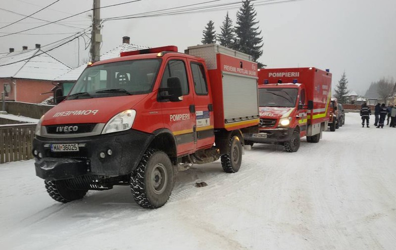A născut în Bulgaria pentru că la noi erau închise drumurile! Pompierii au salvat sute de persoane blocate în nămeți