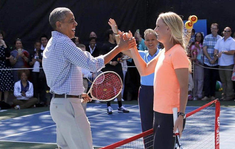 Spectacol la Casa Albă! Barack Obama a jucat tenis cu Caroline Wozniacki, apoi a dat-o pe baschet / GALERIE FOTO & VIDEO