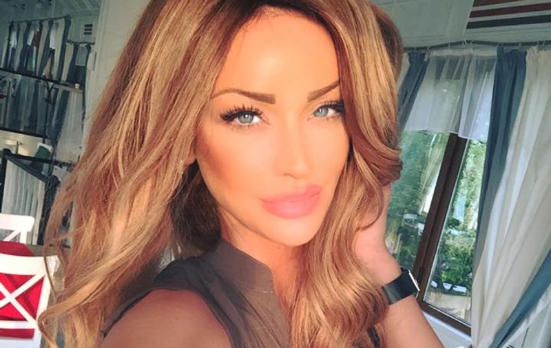 Bianca Drăguşanu s-a apucat de făcut rochii de mirese. Cum arată prima ei creaţie