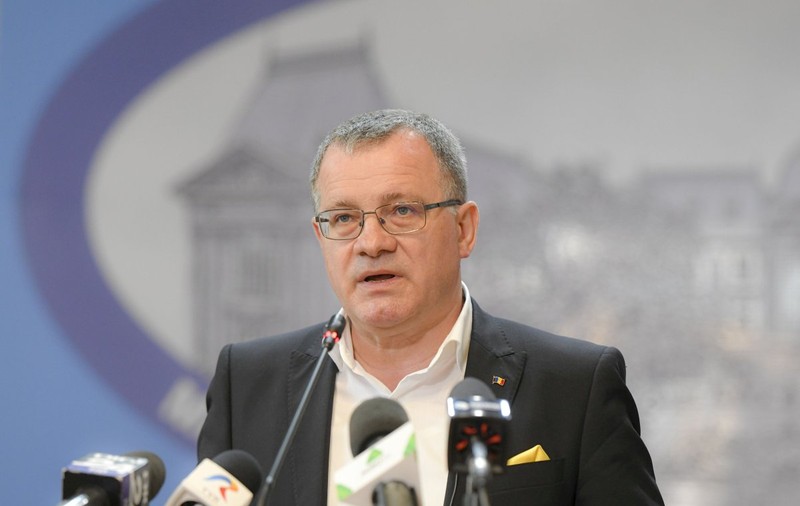 Adrian Oros, al nouălea liberal care a demisionat din grupul parlamentar PNL