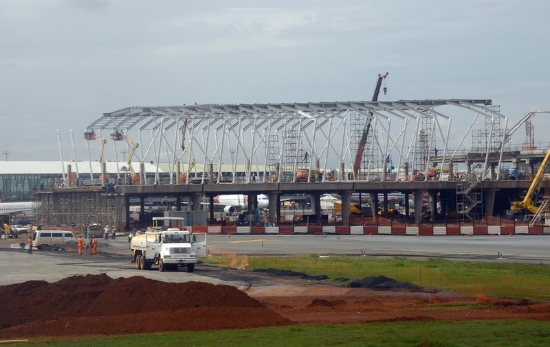 FAȚA URÂTĂ a Braziliei: blocaje în trafic, drumuri proaste, aeroporturi nefuncționale, telecomunicații dereglate