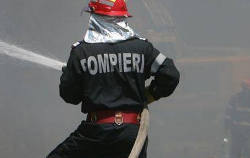 INCENDIU într-un bloc din Timişoara! O persoană a fost rănită, iar alte cinci, intoxicate cu fum
