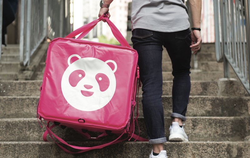 Foodpanda preia restaurantele care se aflau în portofoliul Uber Eats