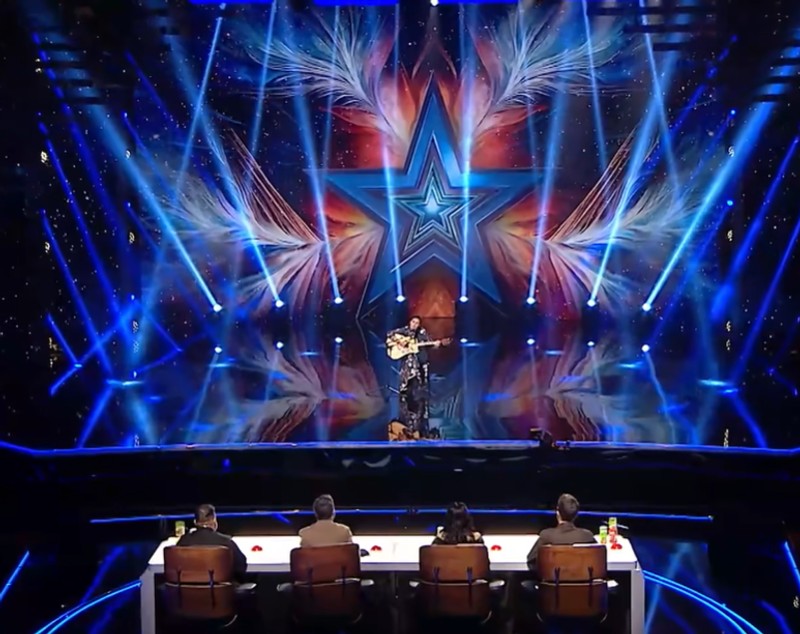 Cine este Mihaela Breabăn de la „Românii au talent” 2025. A cântat o piesă pe care a compus-o după ce a învins boala cruntă