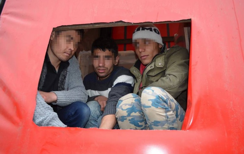 Zeci de migranți, „aproape morți”, găsiți încuiați într-o camionetă, în Texas