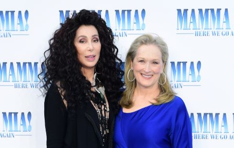 FOTO | Cher şi Meryl Streep s-au sărutat pe buze la premiera filmului „Mamma Mia! Here We Go Again“