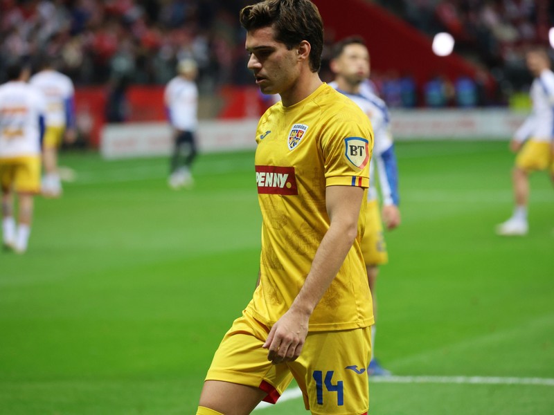 Ianis Hagi în meciul Polonia - România