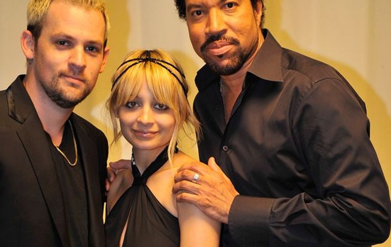 Nicole Richie îşi va boteza copilul după Michael Jackson
