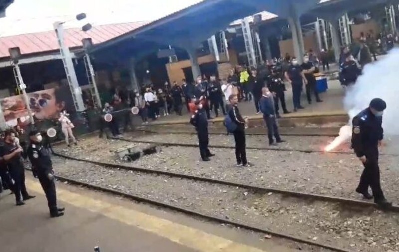 Încăierare în Gara de Nord între suporterii FCU Craiova și jandarmi