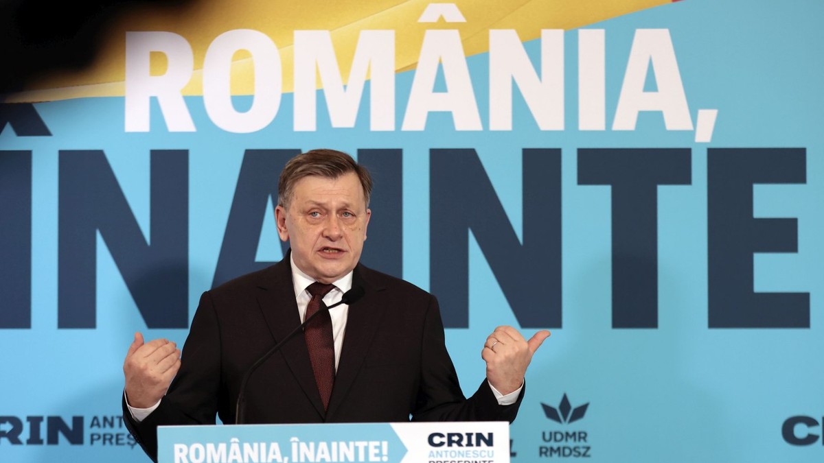 Crin Antonescu este candidatul coaliției PSD-PNL-UDMR la alegerile prezidențiale 2025