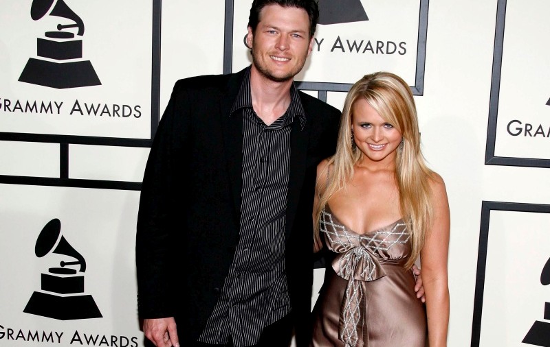 Iubita lui Blake Shelton vrea inel de logodnă de 450.000 $