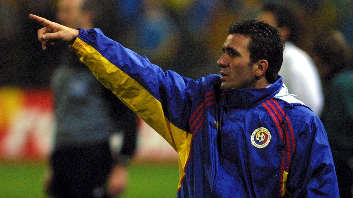 Gică Hagi a mai fost selecționer. A ratat barajul la Cupa Mondială din 2002 FOTO: EPA