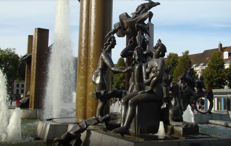 O grupare de români a furat o statuie de cinci tone dintr-un oraș din Belgia. Cum ar fi acționat hoții