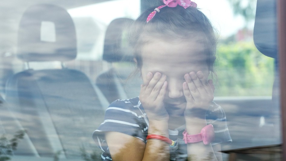 Un bărbat român este anchetat în Italia pentru abandon de copii, după ce și-a lăsat fiica de 7 ani singură într-o mașină încuiată