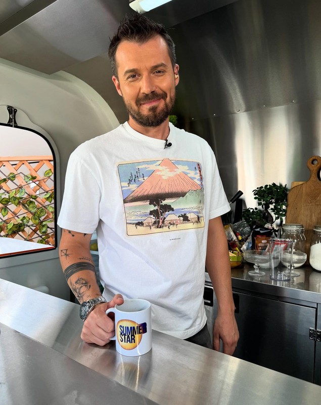 Cum se prepară porumbul copt cu două sosuri, după rețeta lui chef Horia Manea. Ai nevoie de doar câteva ingrediente