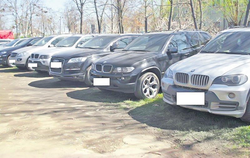 Bolizi de 1.000.000 € confiscaţi de la romi!