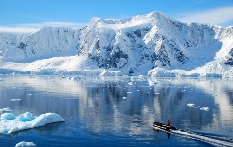 Record istoric: Gheață veche de 1,2 milioane de ani, extrasă din Antarctica. Informațiile cruciale pe care speră să le obțină cercetătorii
