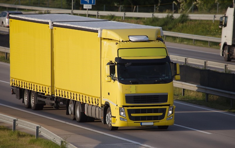 Un șofer de TIR oprit de poliție în centrul Iașului a început să plângă: „În 40 de ani de muncă, este a doua oară”