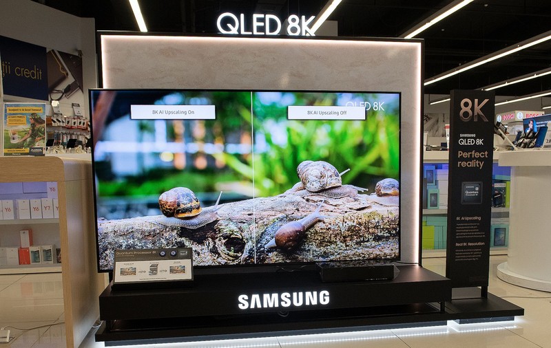 Primul televizor 8K din lume, disponibil în România. Nu acesta este însă cel mai scump din țară. Cum arată televizorul care costă cât garsoniera