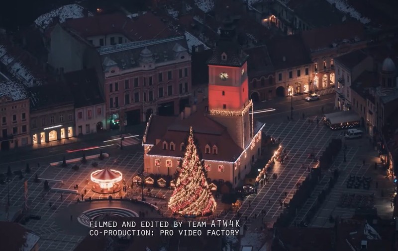 Imagini cu Piața Sfatului din Brașov, împodobită de Crăciun, în clipul unei noi melodii ABBA. Nu e însă clipul oficial