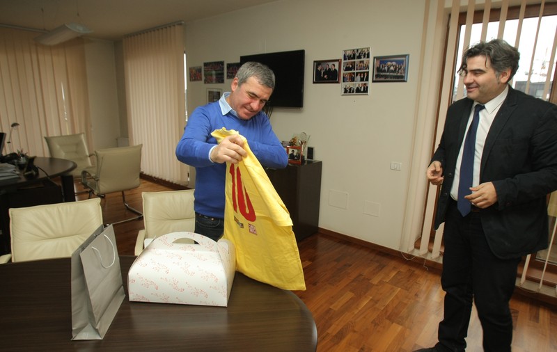 Gică Hagi 50 - ”Regele” a fost mișcat când a citit ce se striga pe străzi în 1994, la Campionatul Mondial din SUA: ^”Iliescu minte, Hagi președinte!” / VIDEO&GALERIE FOTO