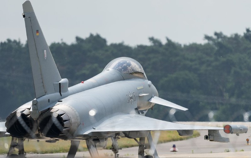 „Când Putin trimite drone, avioanele germane decolează din România”. Reportaj în baza aeriană care apără flancul estic al NATO, publicat în Germania
