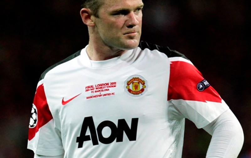 Şoc în fotbalul englez! Tătăl şi unchiul lui Wayne Rooney au fost arestaţi pentru implicare în mafia pariurilor