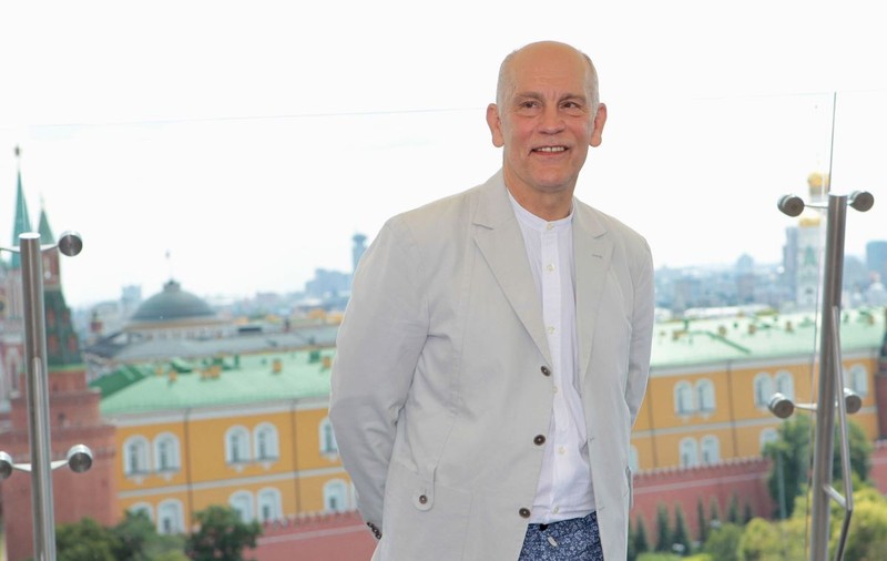 Când putem vedea „Cravata Galbenă”, filmul biografic depre Sergiu Celibidache, cu John Malkovich în rolul dirijorului